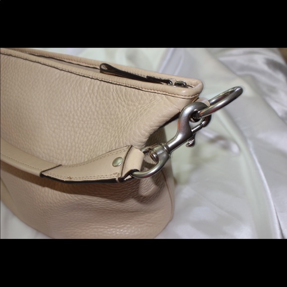 ❌SOLD❌ COACH F13094 Sarah Pebbled Leather Bag - Picture 6 of 16